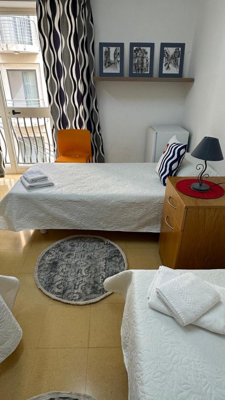 Malta Crown Guesthouse سانت جوليان المظهر الخارجي الصورة