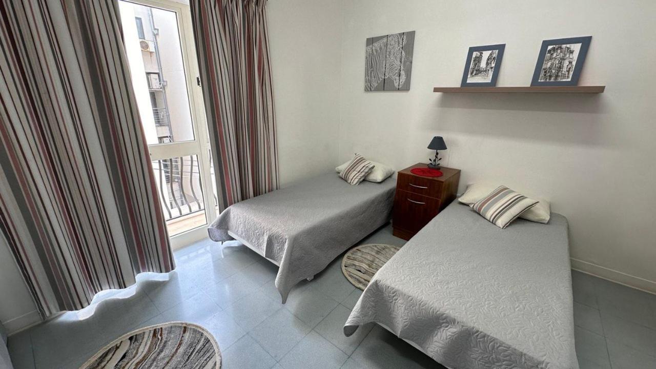 Malta Crown Guesthouse سانت جوليان المظهر الخارجي الصورة