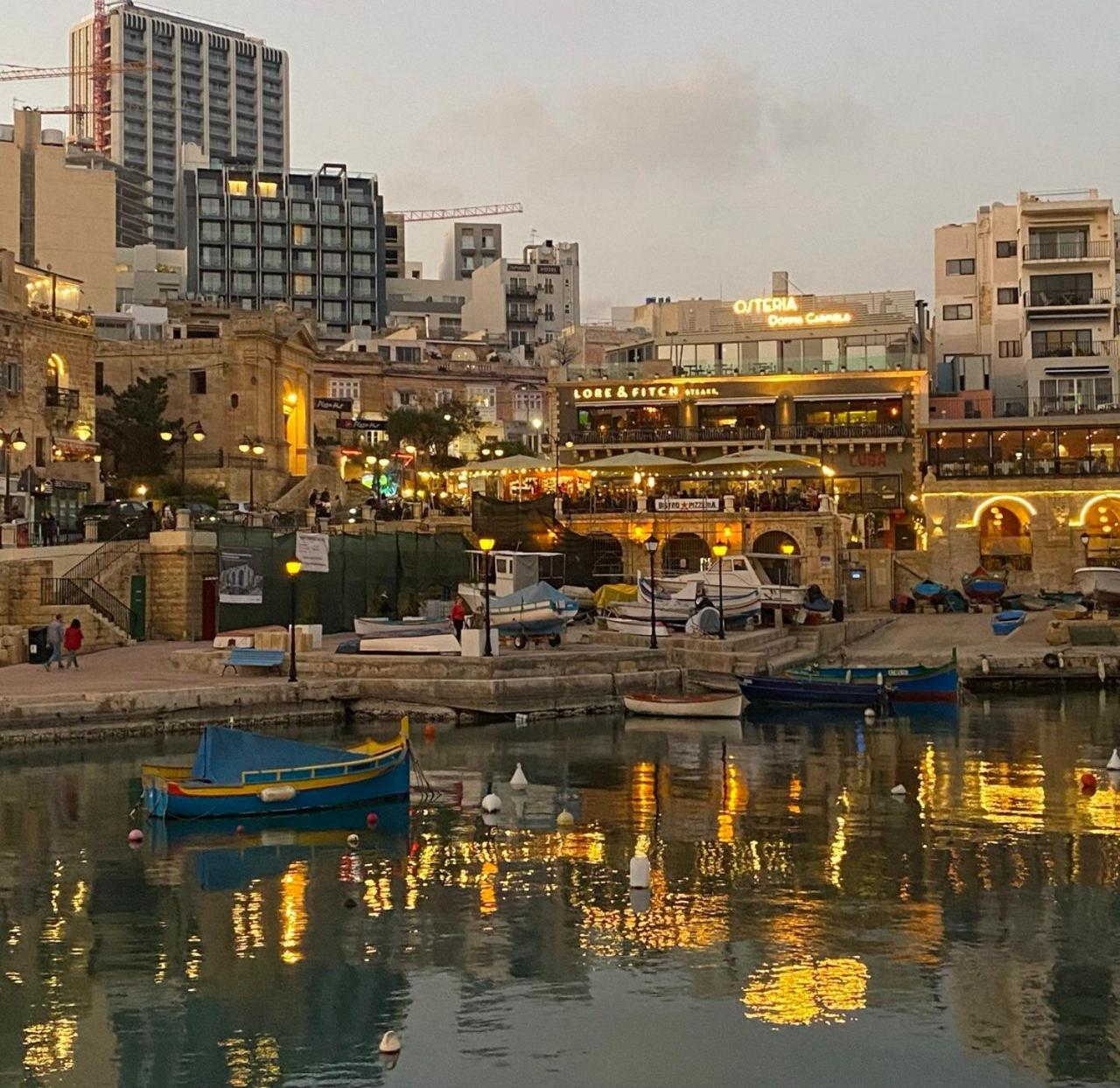 Malta Crown Guesthouse سانت جوليان المظهر الخارجي الصورة