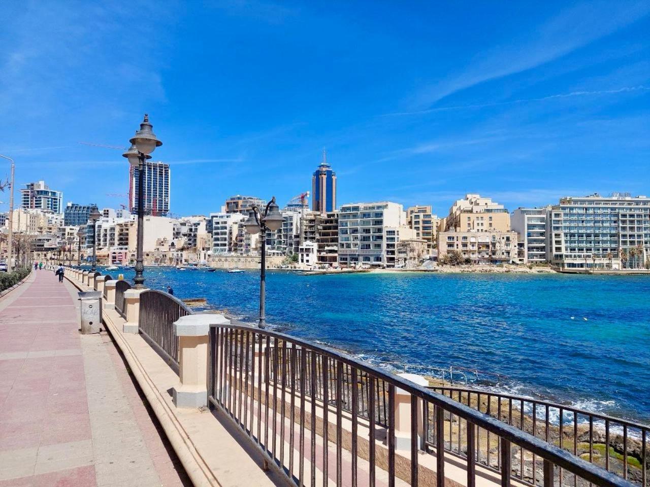 Malta Crown Guesthouse سانت جوليان المظهر الخارجي الصورة