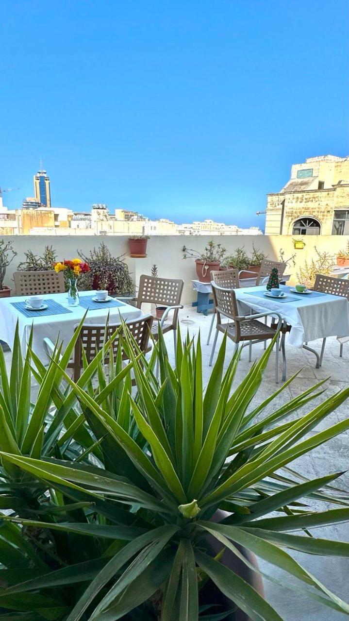 Malta Crown Guesthouse سانت جوليان المظهر الخارجي الصورة
