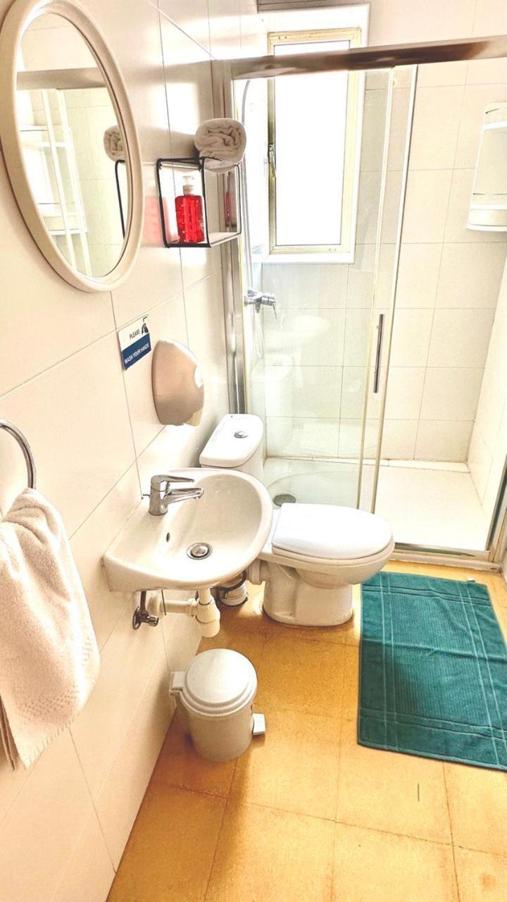 Malta Crown Guesthouse سانت جوليان المظهر الخارجي الصورة